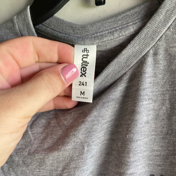 Kinda Classy Tshirt - Handmade - Picture 2 of 2